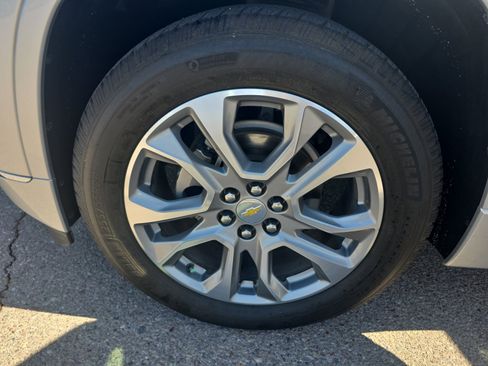 Used 2020 Chevrolet Traverse Premier FWD image 26