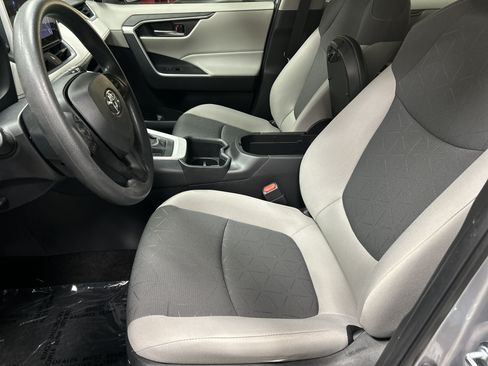 Used 2024 Toyota RAV4 XLE w/ Convenience Package FWD image 16