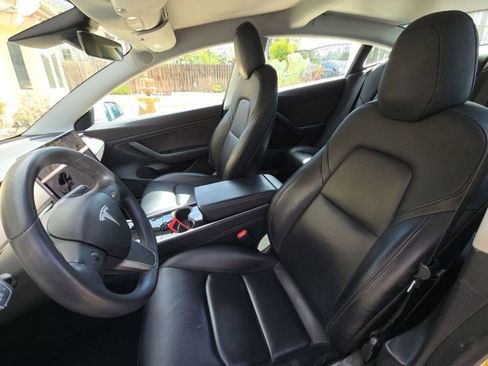 Used 2020 Tesla Model 3 Performance image 5