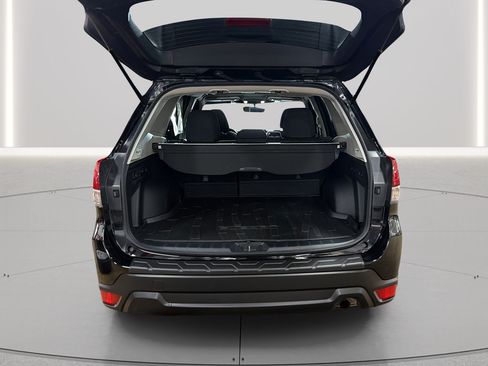 Used 2023 Subaru Forester Premium AWD/4WD image 16