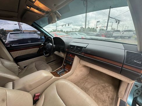 Used 1992 Mercedes-Benz 400 E image 25