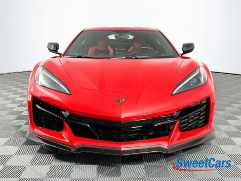 Used 2023 Chevrolet Corvette Z06 image 2