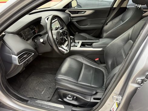 Used 2020 Jaguar XE S RWD image 10