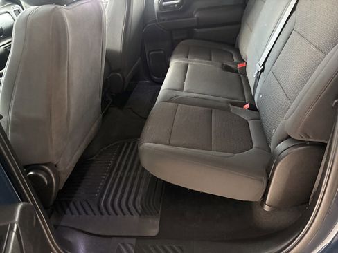 Used 2020 Chevrolet Silverado 2500 Custom w/ Custom Value Package image 21