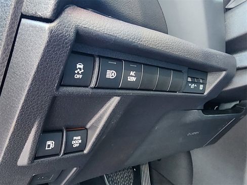 Used 2025 Toyota Sienna XLE Woodland Edition image 19