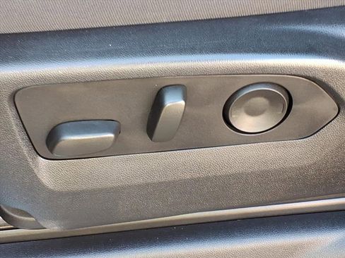 Certified 2025 Chevrolet Silverado 1500 LT image 12