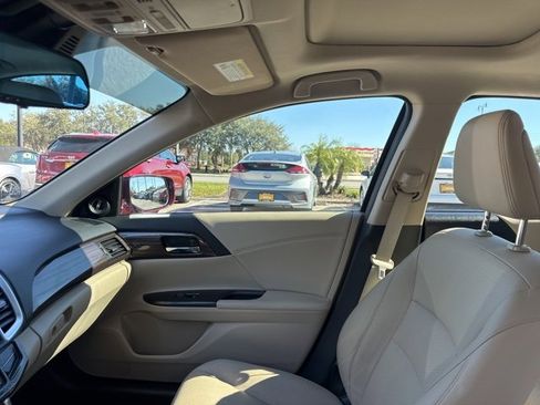 Used 2017 Honda Accord Touring image 24