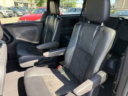 Used 2019 Dodge Grand Caravan SXT w/ Driver Convenience Group FWD image 22
