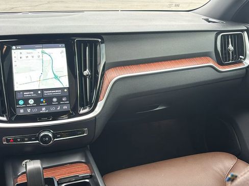 Certified 2025 Volvo V60 B5 Cross Country Plus AWD/4WD image 8