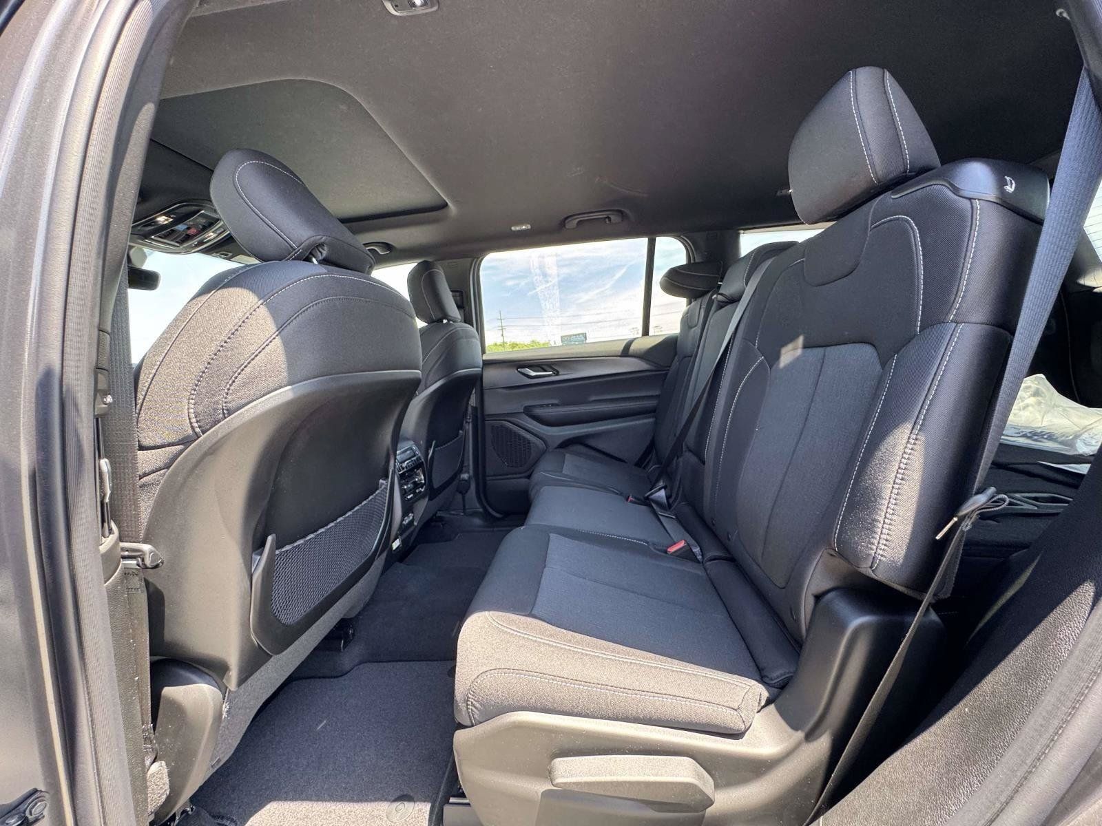 New 2026 Jeep Grand Cherokee L 4WD image 19