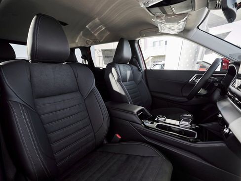 Used 2025 Mitsubishi Outlander SE FWD image 27