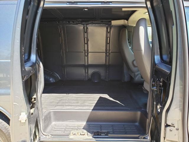 Used 2014 Chevrolet Express 1500 RWD image 12