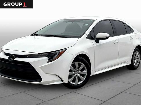 Used 2023 Toyota Corolla LE FWD image 1