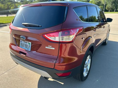 Used 2017 Ford Escape SE FWD image 6