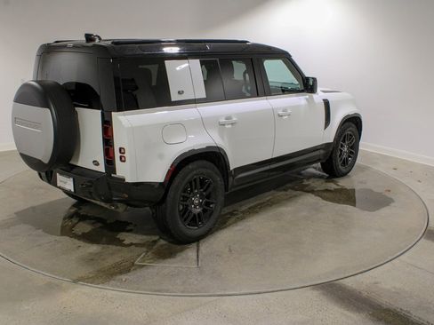 Used 2022 Land Rover Defender 110 X-Dynamic SE image 5