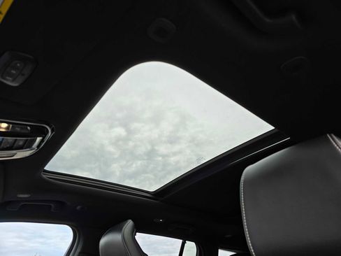 Used 2023 Jeep Grand Cherokee Overland w/ Luxury Tech Group IV image 27