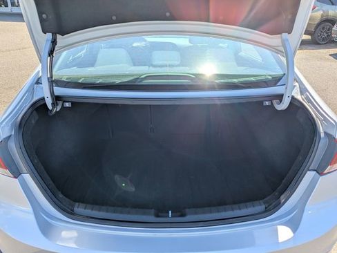 Used 2018 Hyundai Elantra SEL FWD image 25