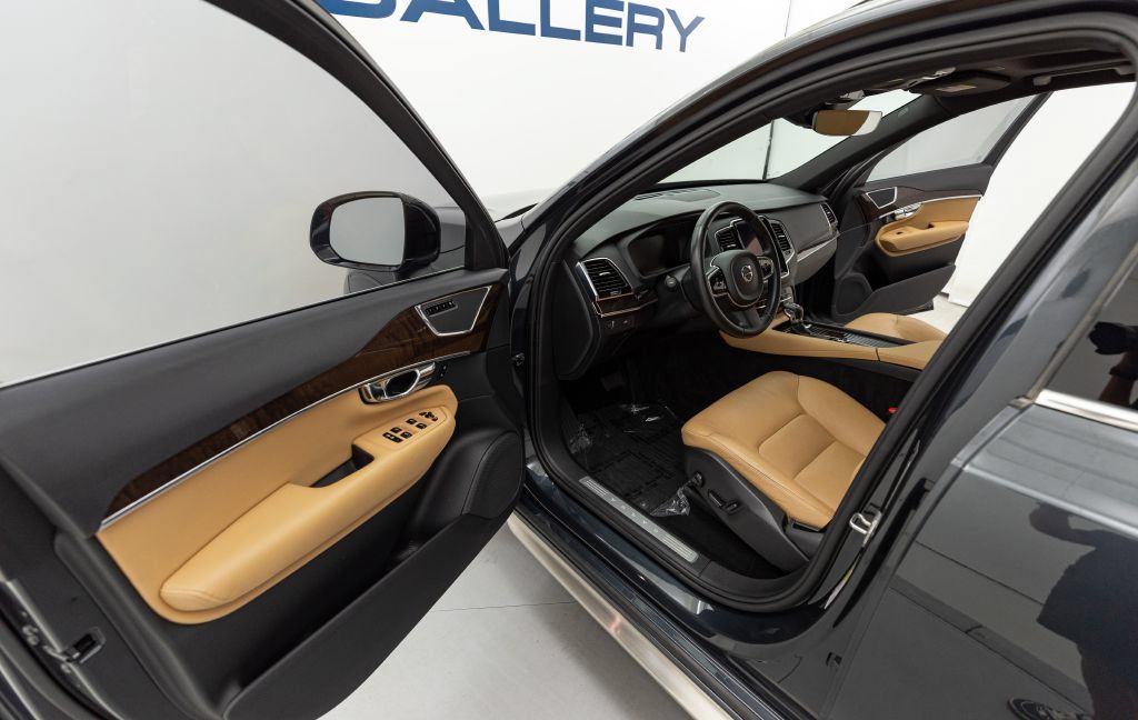 Used 2016 Volvo XC90 T6 Momentum w/ Momentum Plus Package AWD/4WD image 37