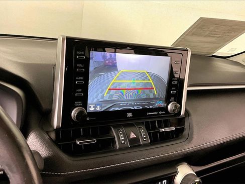 Used 2021 Toyota RAV4 XLE Premium image 14