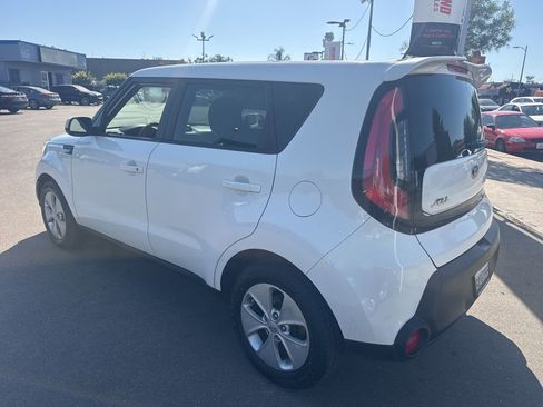 Used 2014 Kia Soul FWD image 3