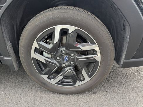 Certified 2025 Subaru Forester Limited image 9