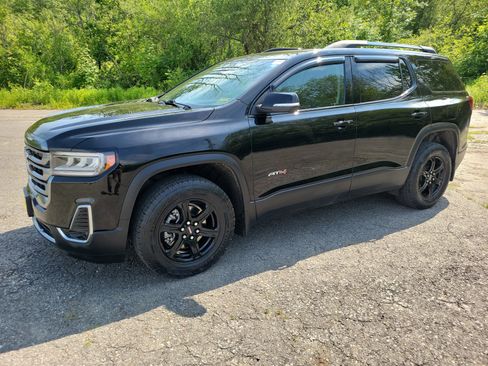 Used 2022 GMC Acadia AT4 w/ Technology Package AWD/4WD image 1