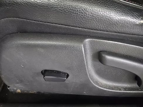 Used 2011 Dodge Nitro Heat image 18