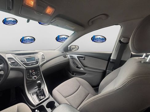 Used 2015 Hyundai Elantra SE w/ Option Group 02 FWD image 12