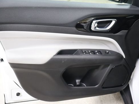 New 2026 Jeep Compass Limited AWD/4WD image 10