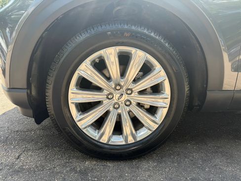 Used 2020 Ford Explorer Limited w/ Class III Trailer Tow Package AWD/4WD image 40