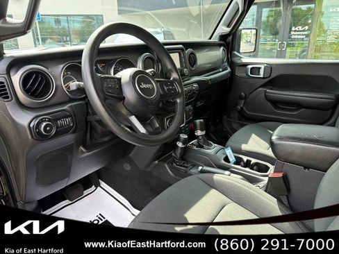 Used 2021 Jeep Wrangler Unlimited Sport AWD/4WD image 29