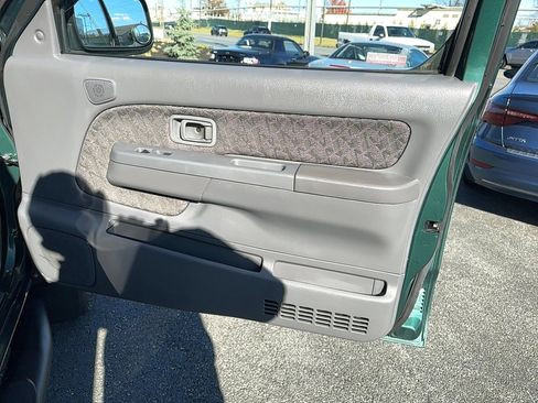 Used 2001 Nissan Xterra XE image 19