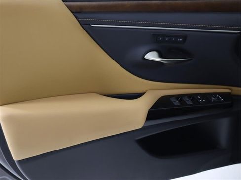 New 2025 Lexus ES 350 w/ Premium Package image 11