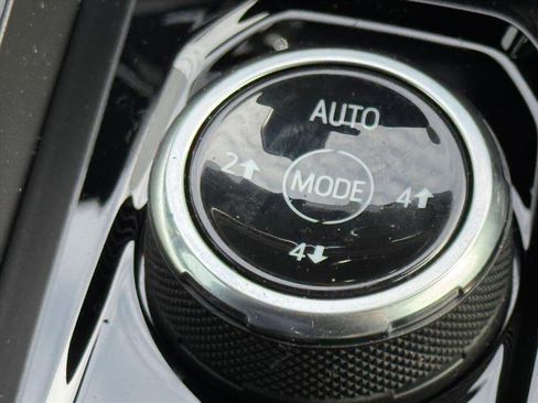 New 2026 Chevrolet Colorado ZR2 w/ Technology Package image 18