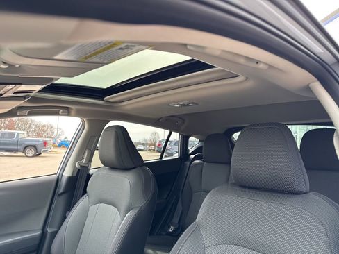 Used 2024 Subaru Crosstrek 2.0i Premium image 12