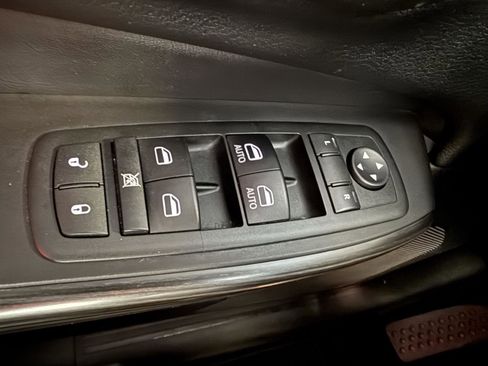 Used 2015 Jeep Cherokee Limited image 28