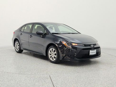 Used 2023 Toyota Corolla LE w/ Carpet Mat Package (TMS) FWD image 3