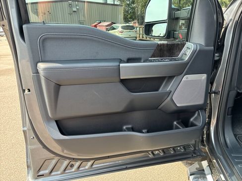 Used 2025 Ford F350 Lariat w/ Chrome Package AWD/4WD image 11