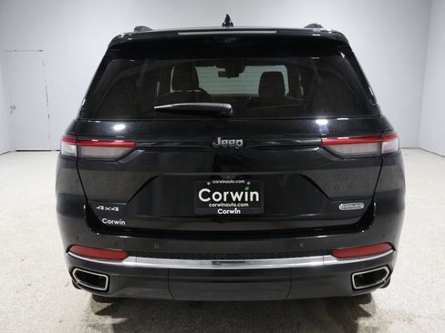 Certified 2022 Jeep Grand Cherokee Overland w/ Luxury Tech Group IV image 4