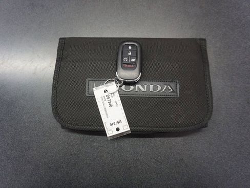 Used 2024 Honda Pilot Touring image 20