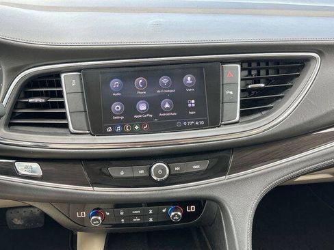 Used 2020 Buick Enclave Essence FWD image 11