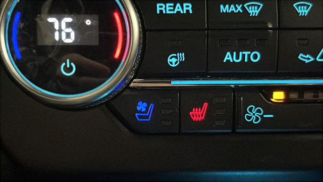 Used 2018 Ford Expedition Max XLT w/ Equipment Group 202A AWD/4WD image 30