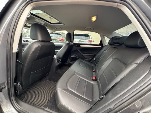 Used 2013 Volkswagen Passat 2.5 SE image 8