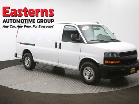 Used 2018 Chevrolet Express 2500 w/ Driver Convenience Package RWD image 48