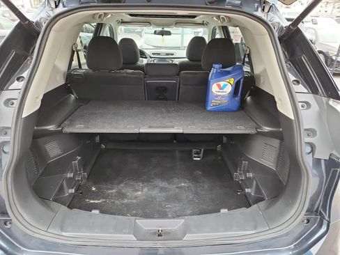 Used 2016 Nissan Rogue SV w/ SV Premium Package image 26