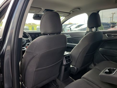 Used 2025 Kia Sportage LX FWD image 12