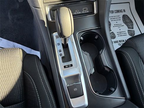 Used 2024 Subaru Ascent Premium w/ Convenience Package image 28