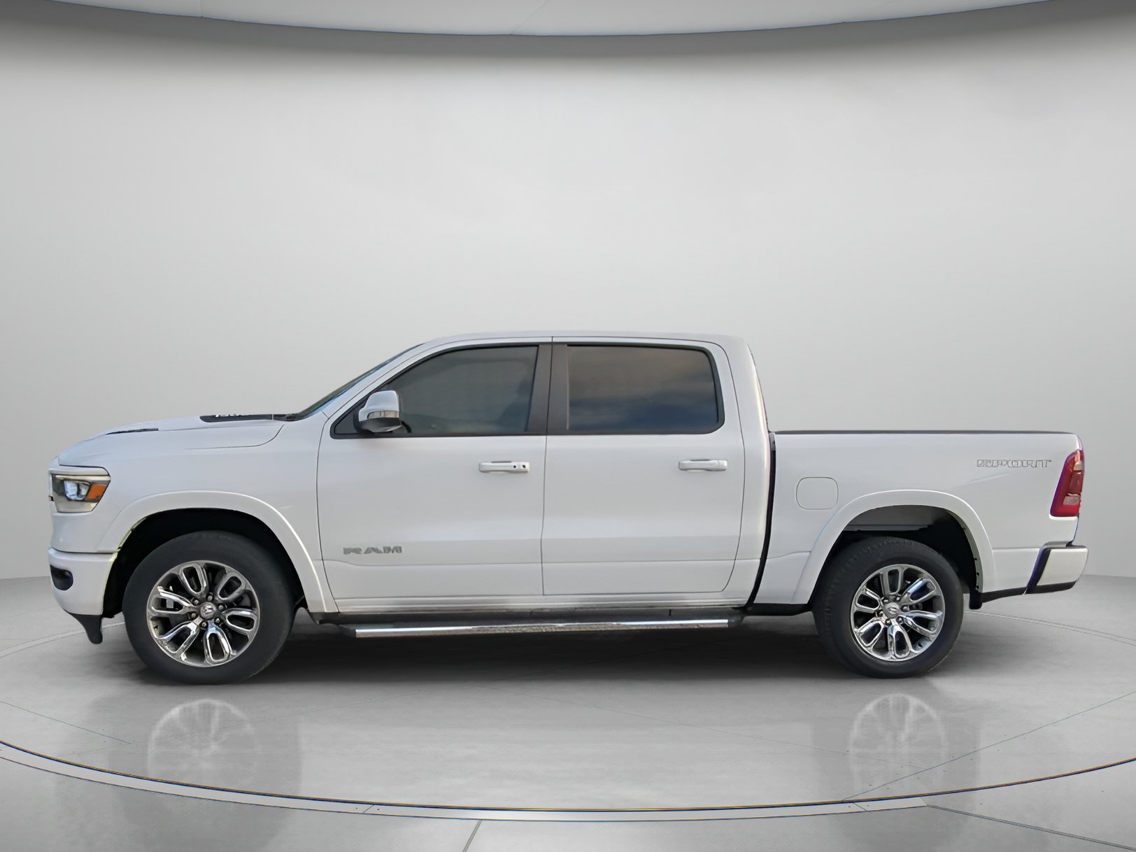 Used 2022 RAM 1500 Laramie w/ Sport Appearance Package AWD/4WD image 13