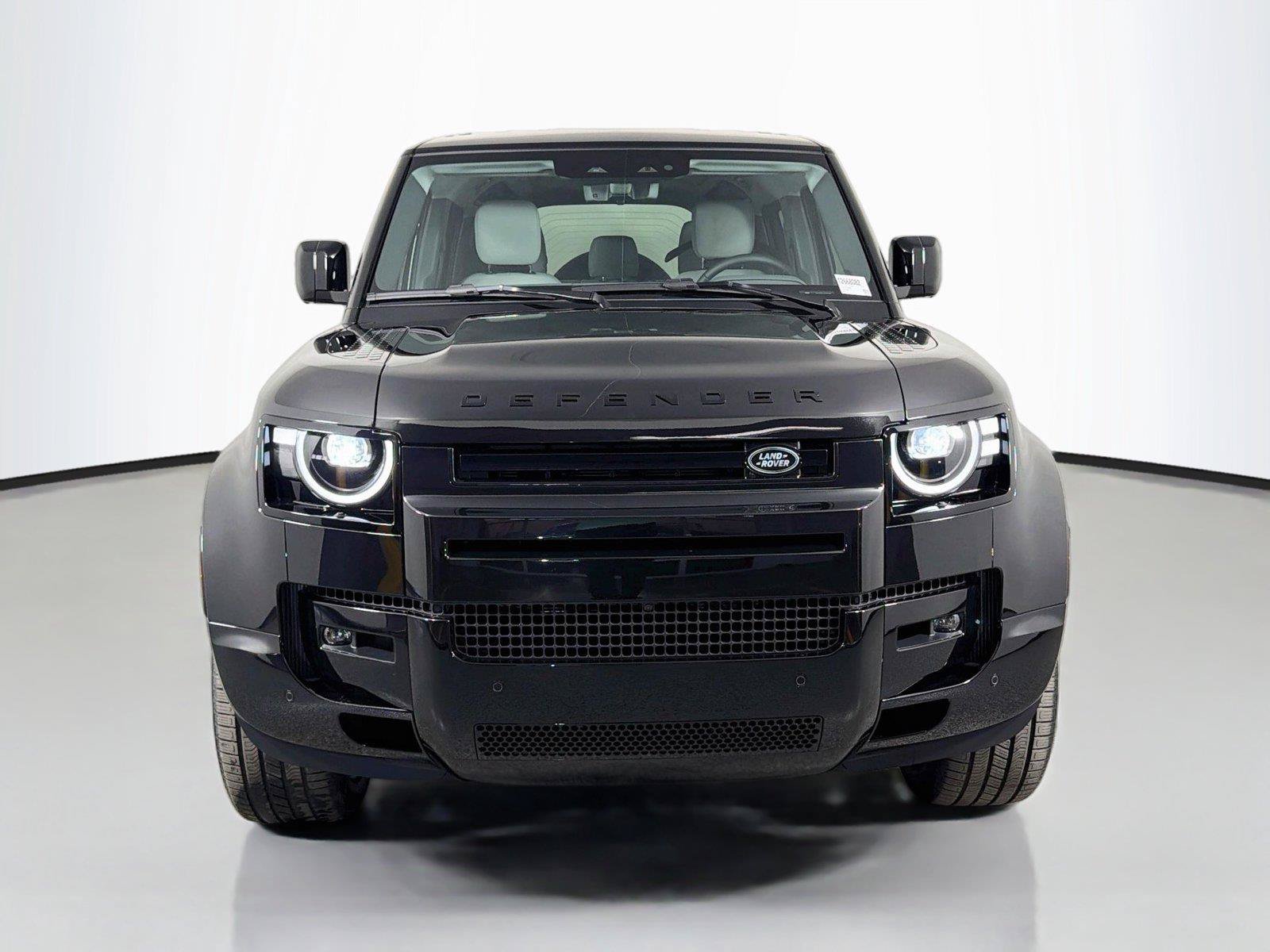 New 2026 Land Rover Defender 110 X-Dynamic SE AWD/4WD image 2