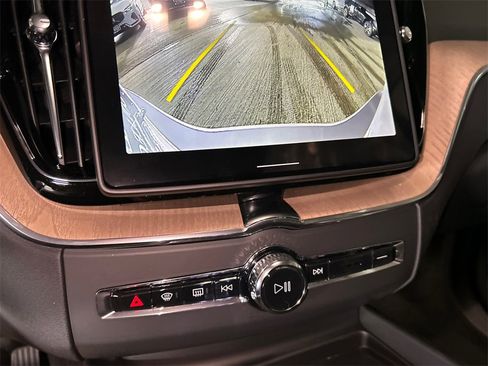 New 2026 Volvo XC60 B5 Plus w/ Protection Package Premier image 18